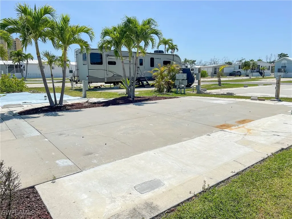 19681 Summerlin #332 Road Fort Myers FL 33908