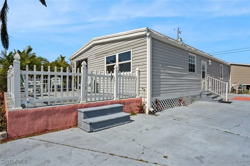 12170 Palm Drive Fort Myers FL 33908