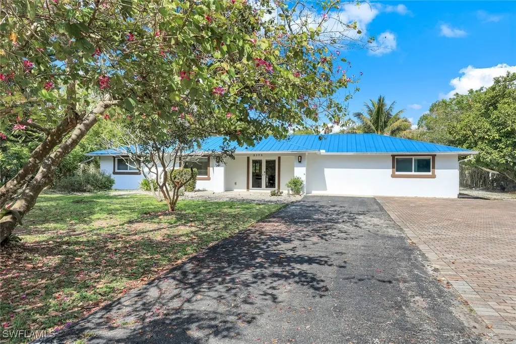 5175 Green Boulevard Naples FL 34116