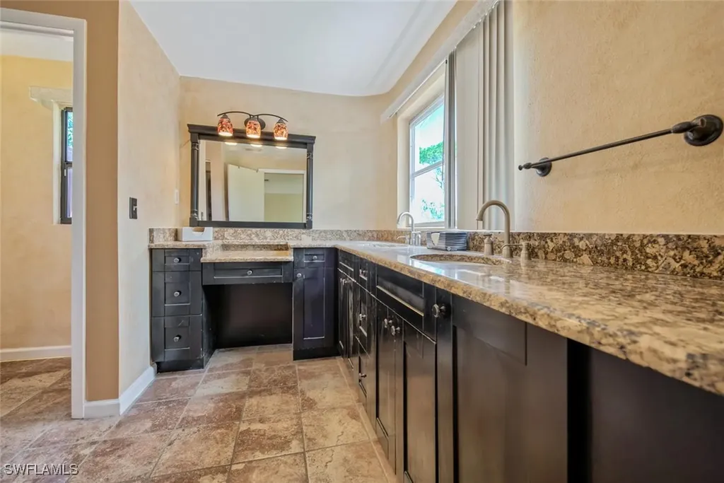 29 Caribbean Road Naples FL 34108