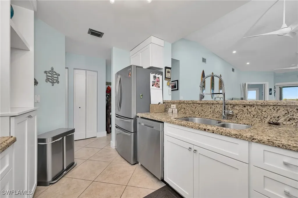 9826 Leeward Avenue Key Largo FL 33037