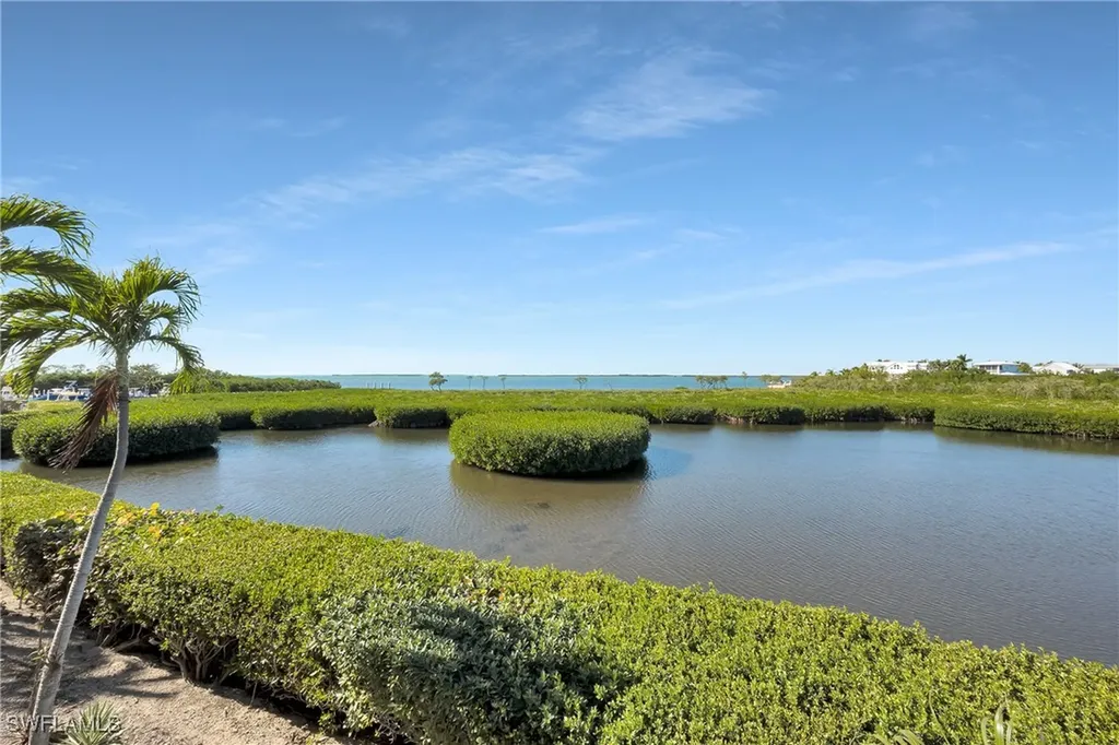 9826 Leeward Avenue Key Largo FL 33037