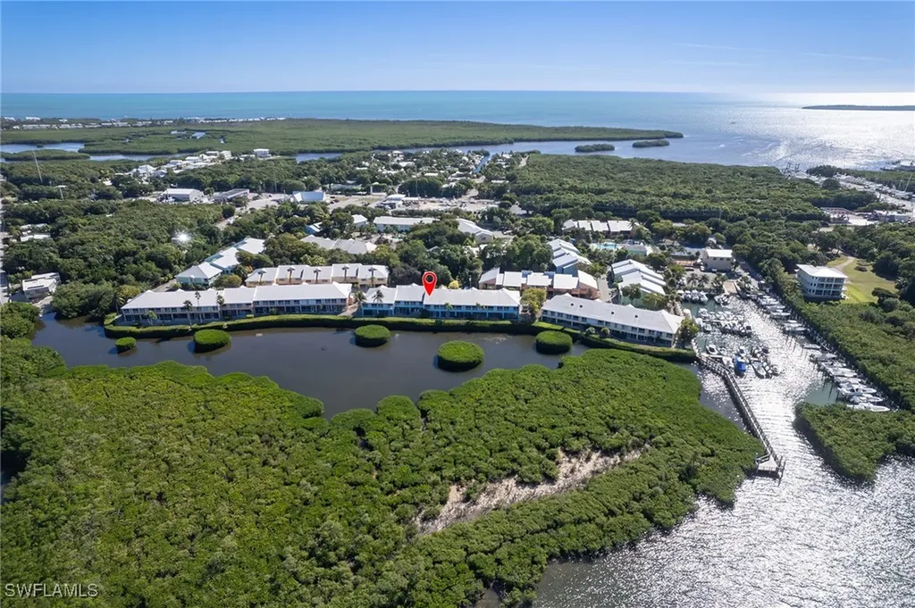 9826 Leeward Avenue Key Largo FL 33037