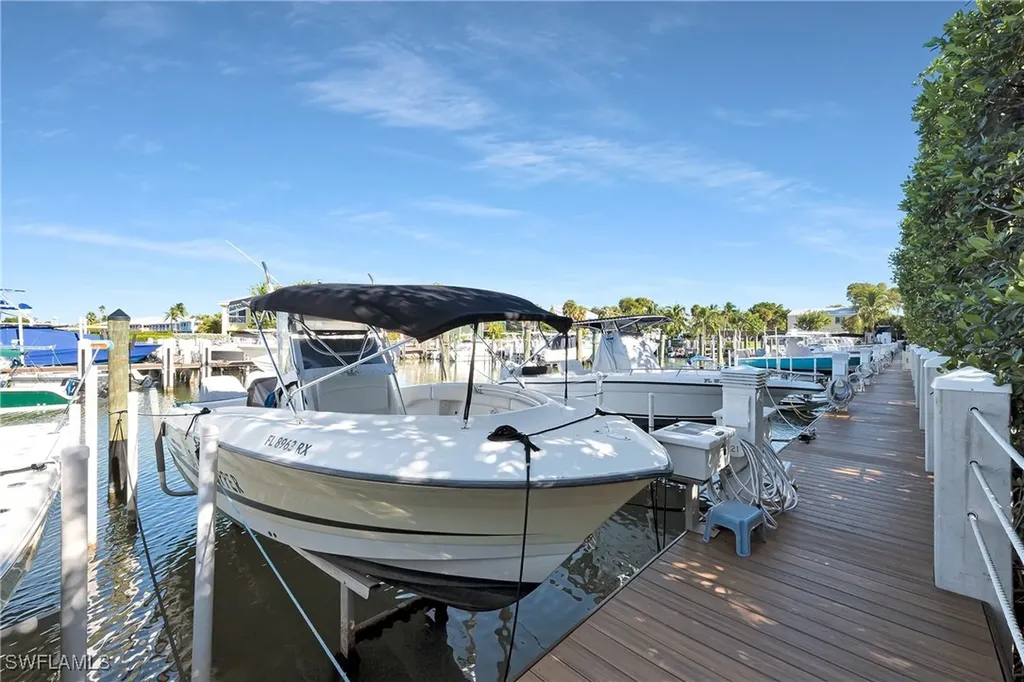 9826 Leeward Avenue Key Largo FL 33037