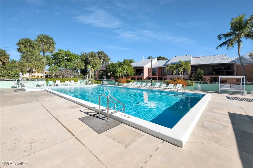 9826 Leeward Avenue Key Largo FL 33037