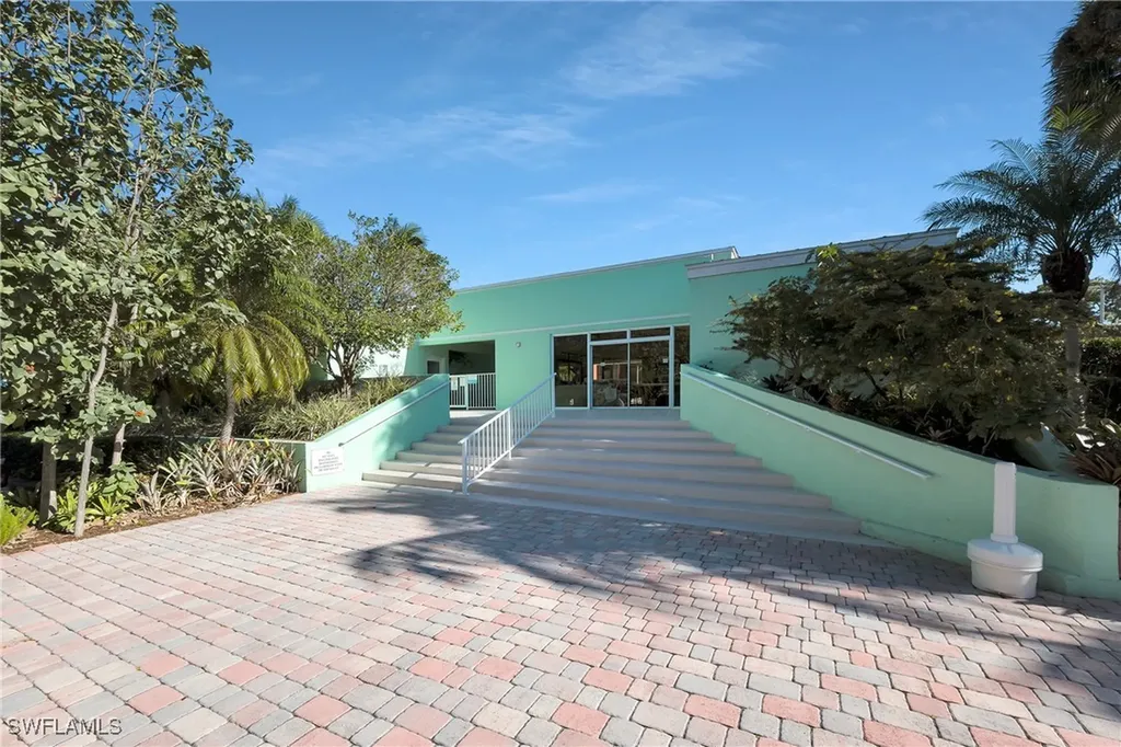 9826 Leeward Avenue Key Largo FL 33037
