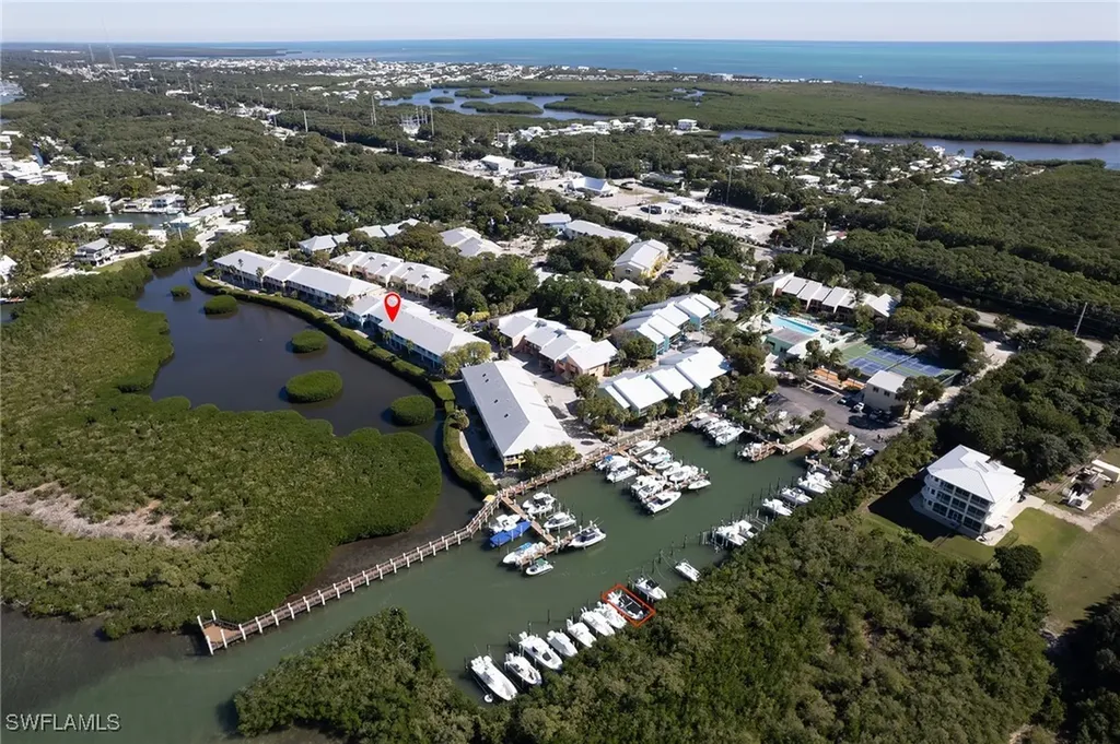 9826 Leeward Avenue Key Largo FL 33037