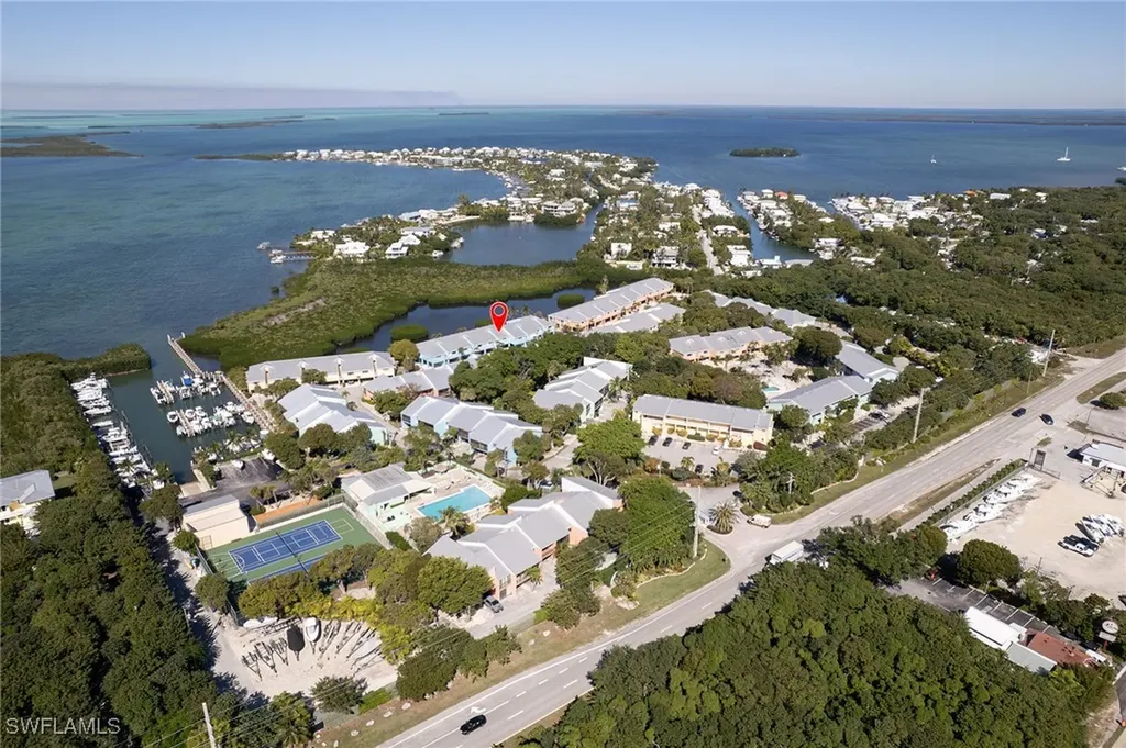 9826 Leeward Avenue Key Largo FL 33037