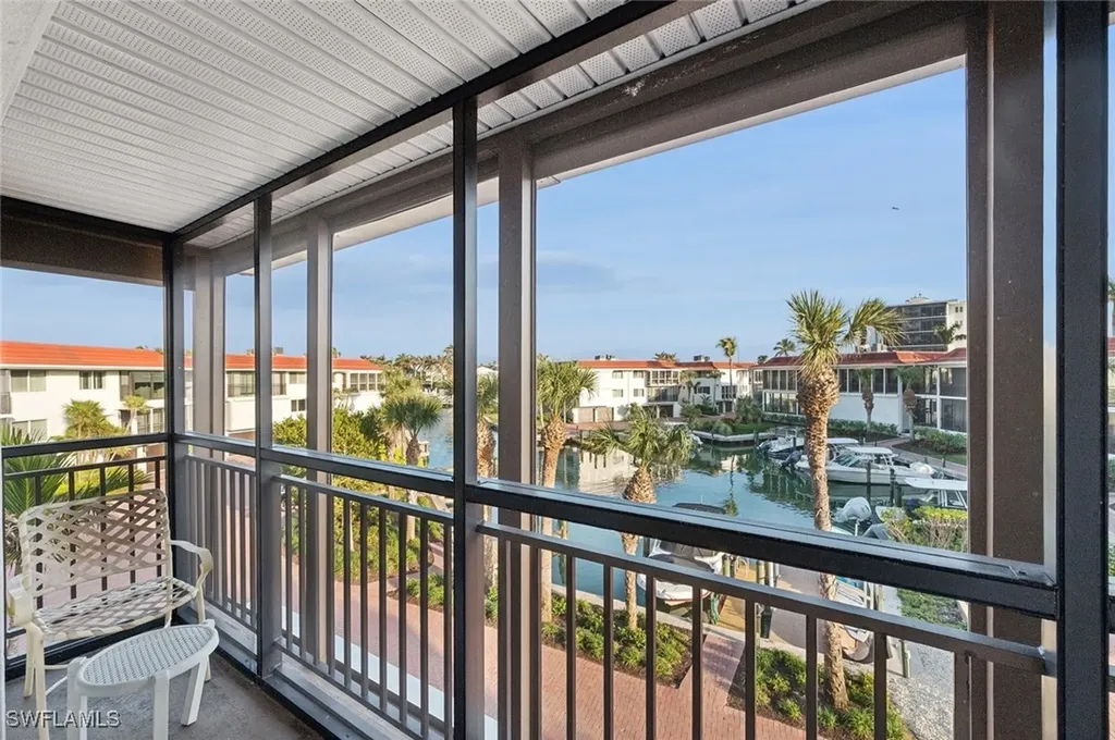 2246 Gulf Shore Boulevard N Naples FL 34102