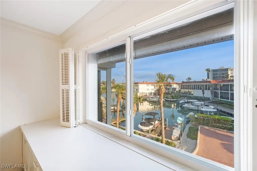 2246 Gulf Shore Boulevard N Naples FL 34102