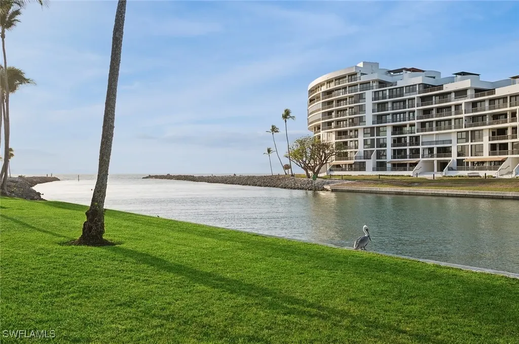 2246 Gulf Shore Boulevard N Naples FL 34102