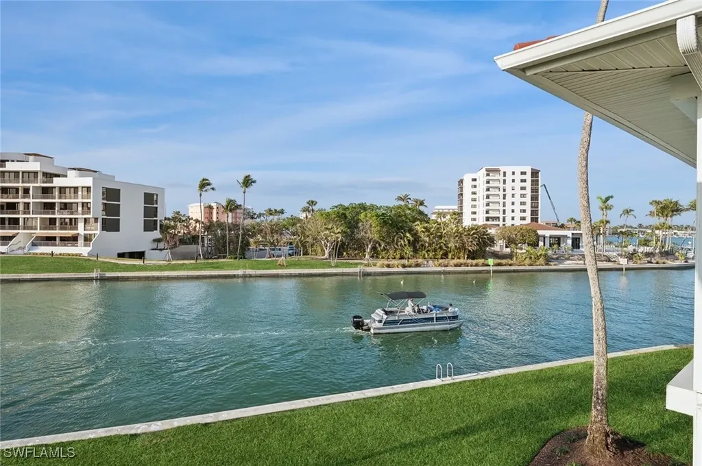 2246 Gulf Shore Boulevard N Naples FL 34102