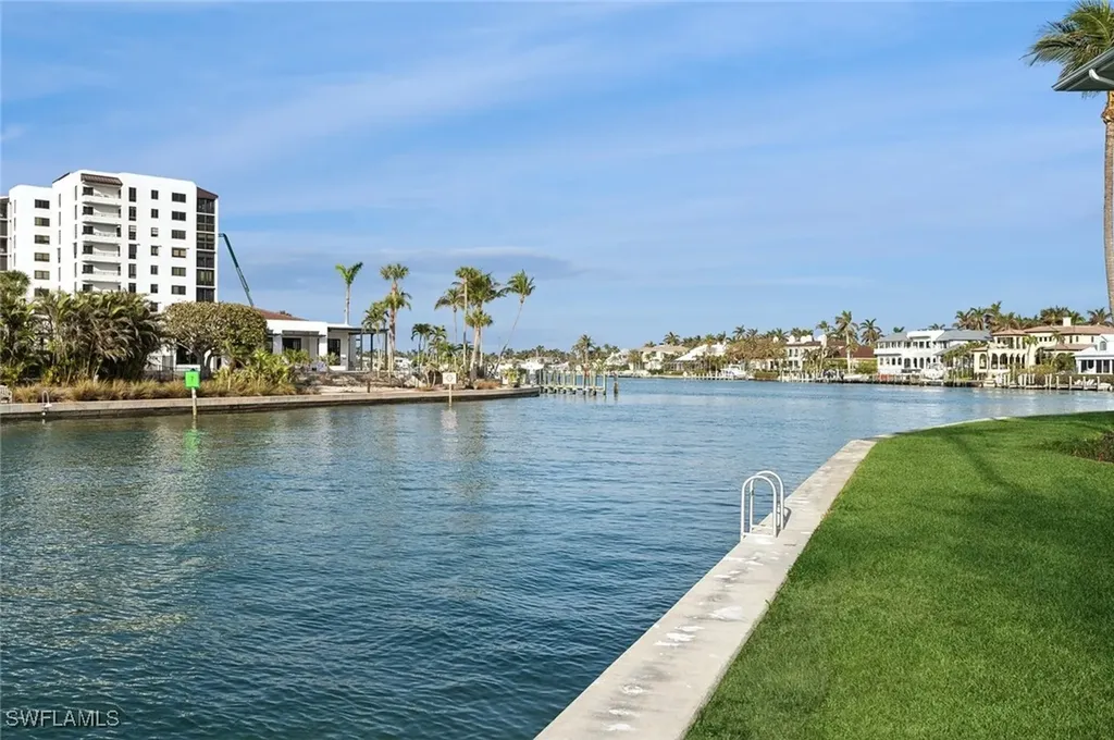 2246 Gulf Shore Boulevard N Naples FL 34102