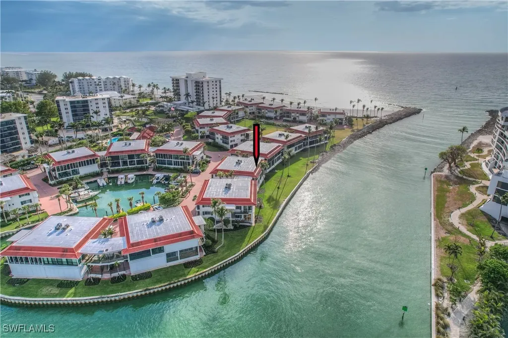 2246 Gulf Shore Boulevard N Naples FL 34102