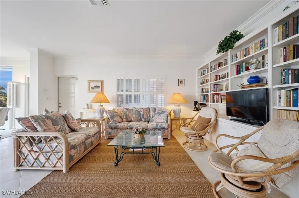 2246 Gulf Shore Boulevard N Naples FL 34102