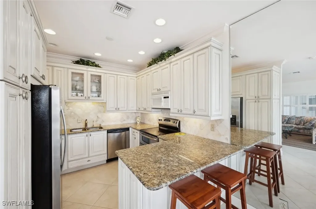 2246 Gulf Shore Boulevard N Naples FL 34102