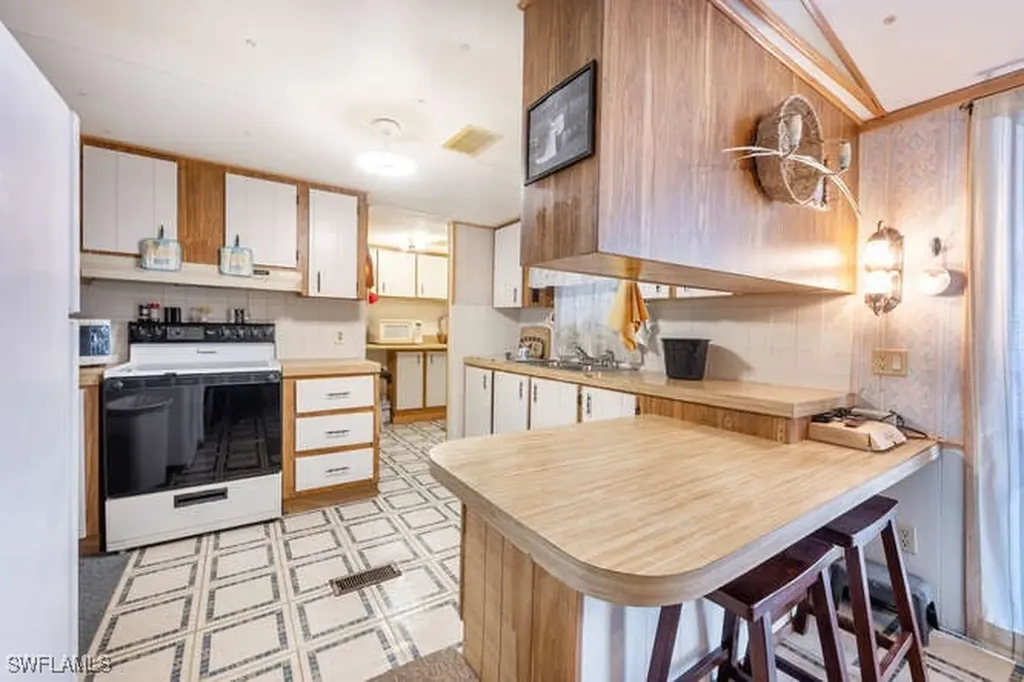 131 Grassy Key Lane Naples FL 34114