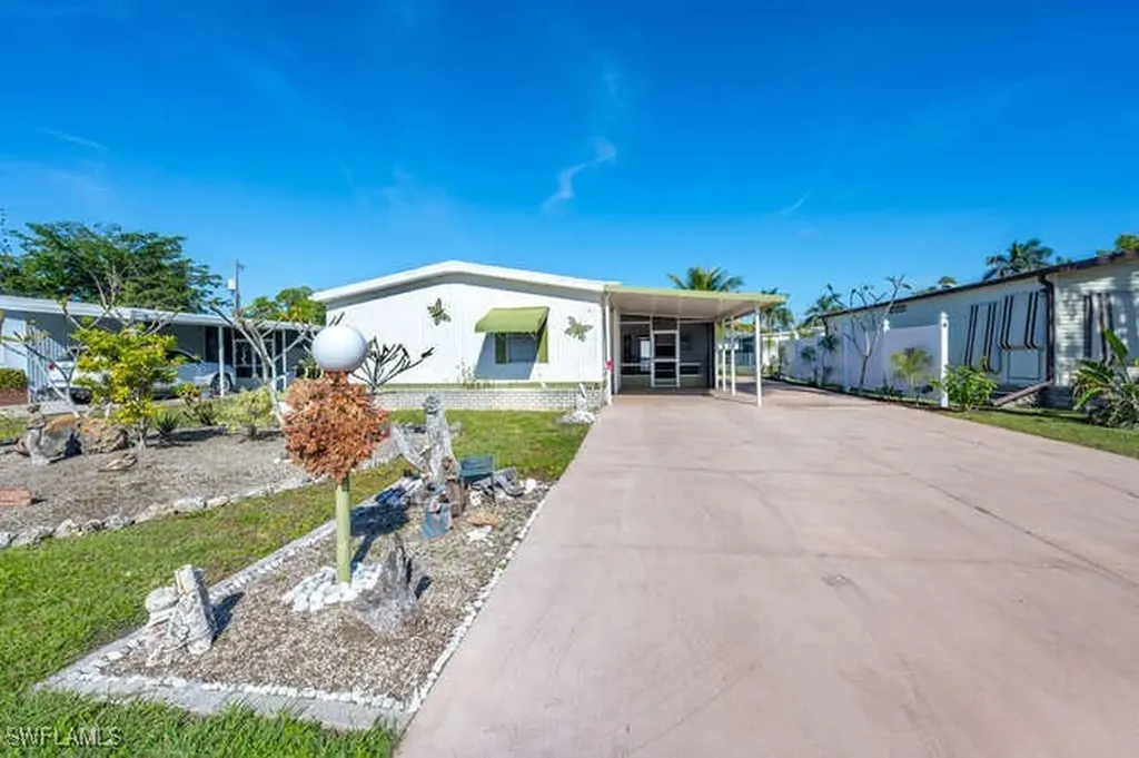 131 Grassy Key Lane Naples FL 34114