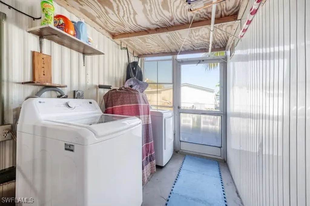 131 Grassy Key Lane Naples FL 34114