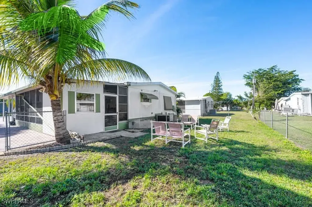 131 Grassy Key Lane Naples FL 34114