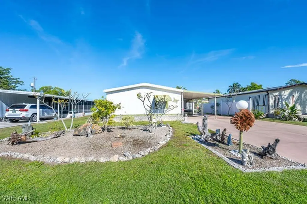 131 Grassy Key Lane Naples FL 34114