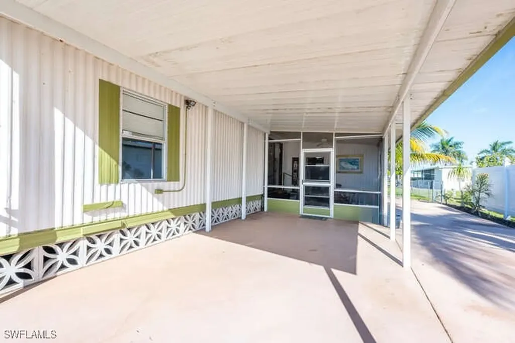 131 Grassy Key Lane Naples FL 34114