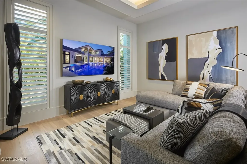 2021 Gordon Drive E Naples FL 34102