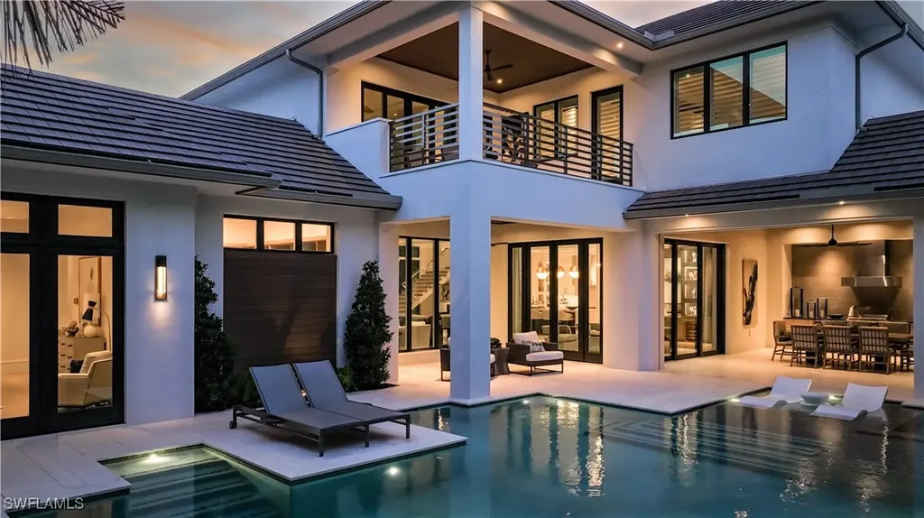 2021 Gordon Drive E Naples FL 34102