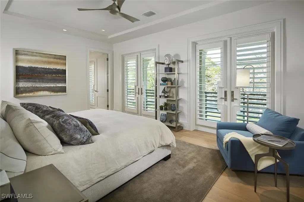 2021 Gordon Drive E Naples FL 34102