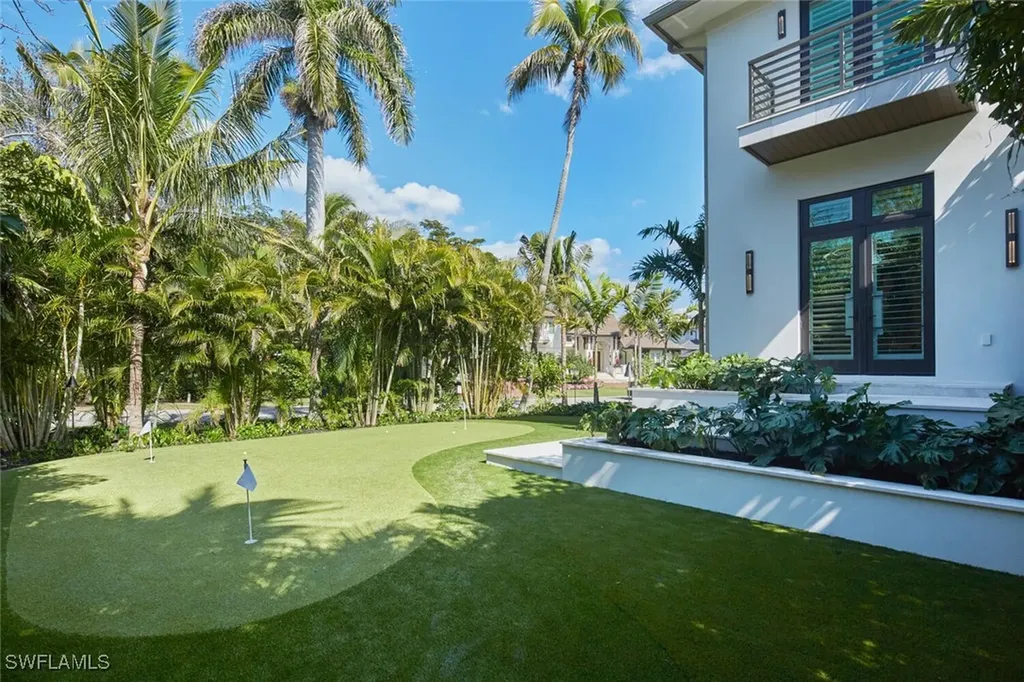 2021 Gordon Drive E Naples FL 34102