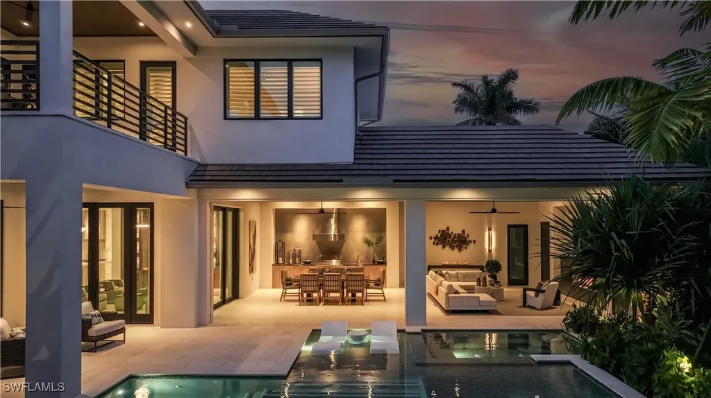 2021 Gordon Drive E Naples FL 34102