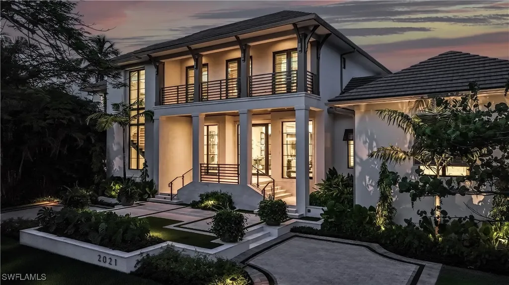 2021 Gordon Drive E Naples FL 34102