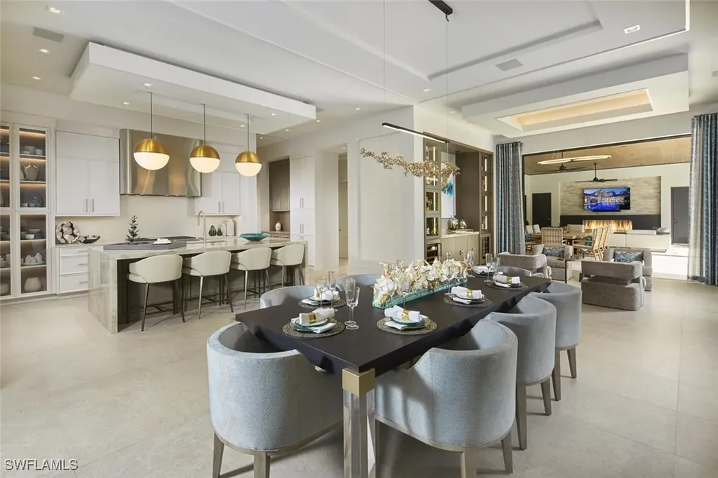 2021 Gordon Drive E Naples FL 34102