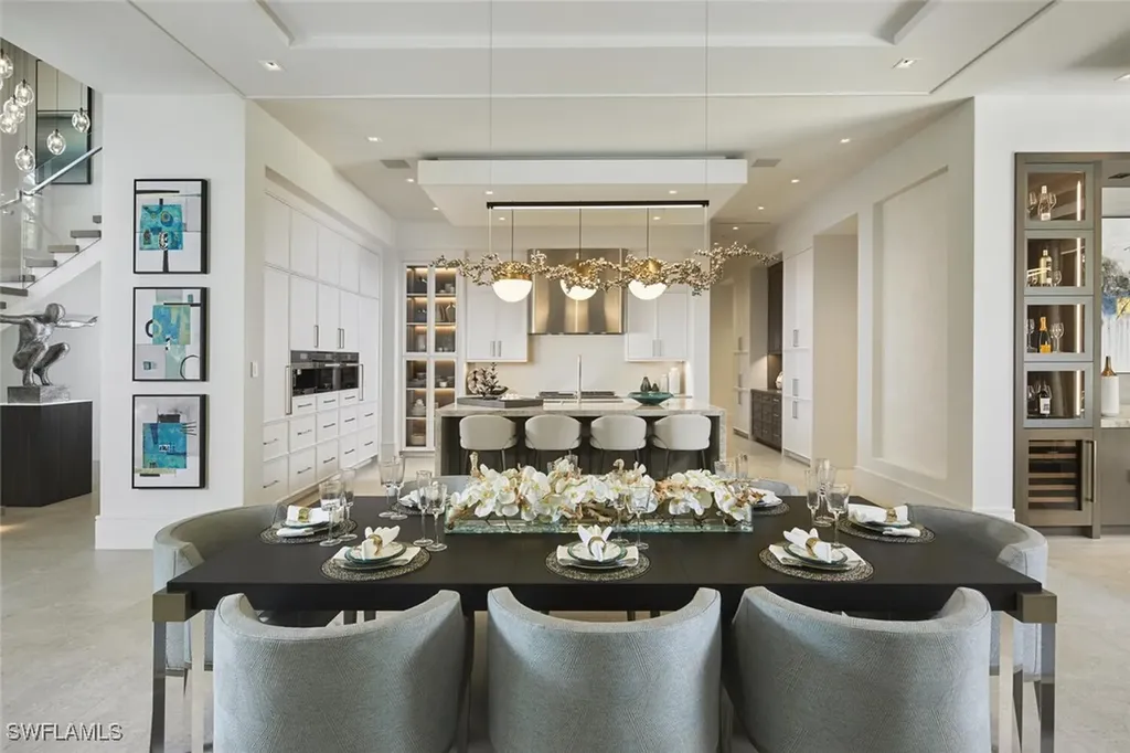 2021 Gordon Drive E Naples FL 34102