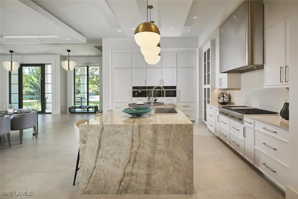 2021 Gordon Drive E Naples FL 34102