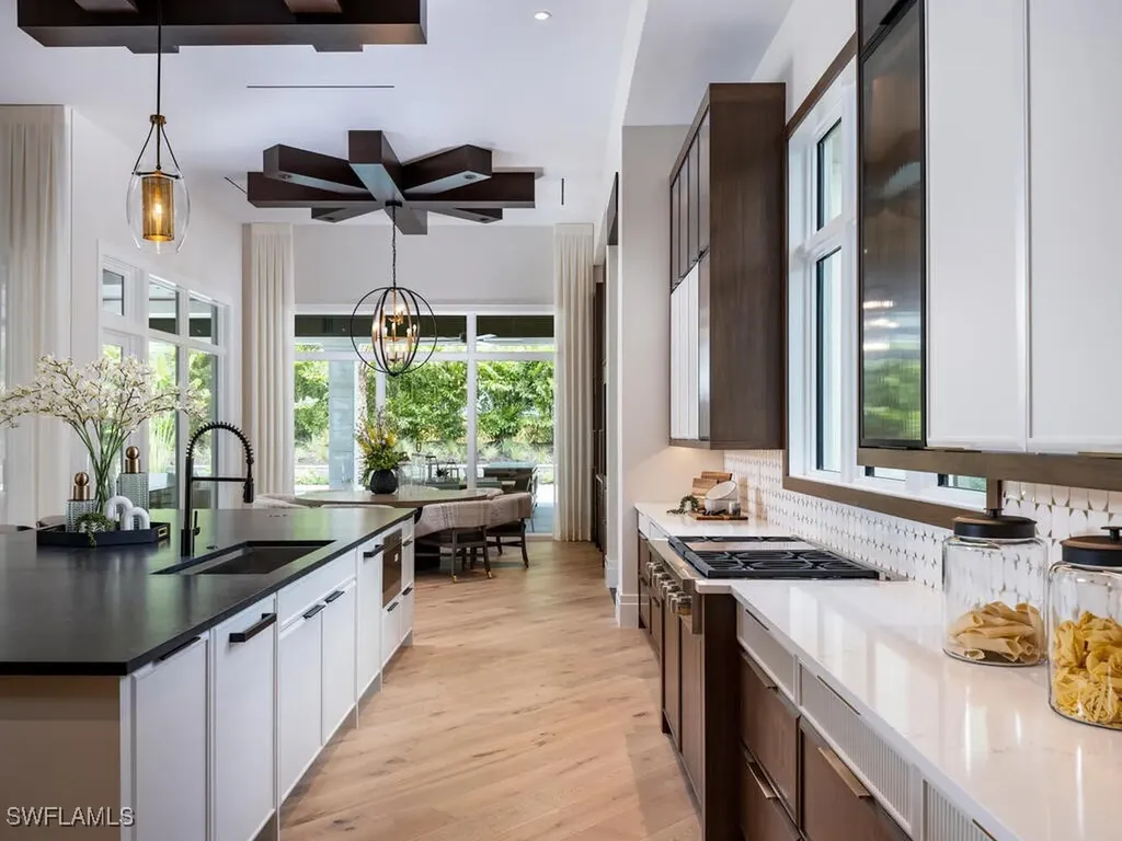 799 Cassena Road Naples FL 34108