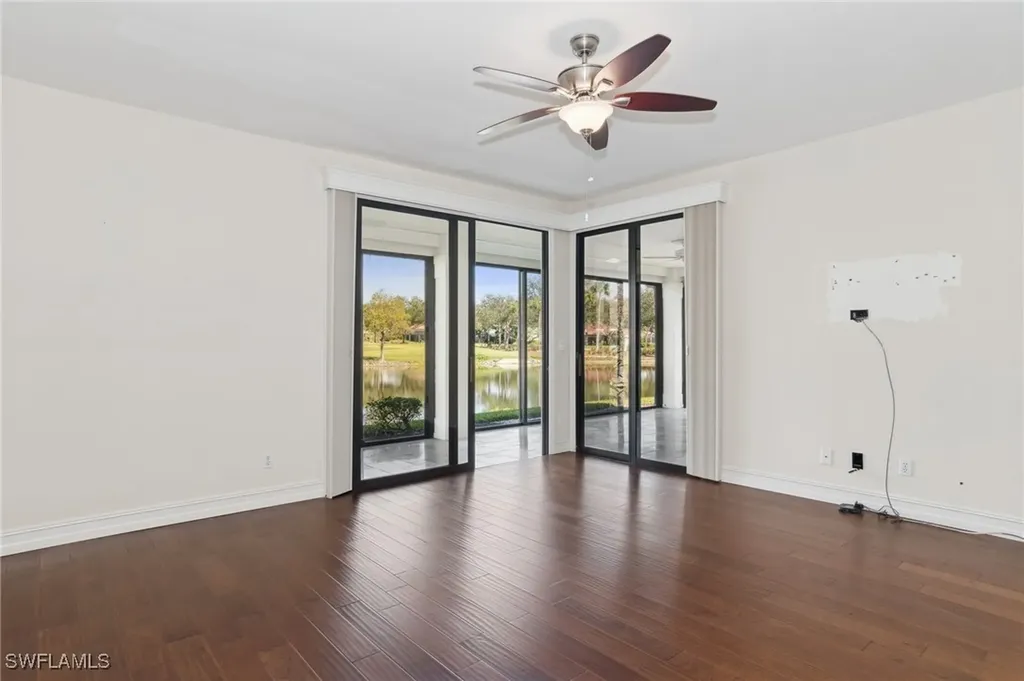 82 Water Oaks Way Naples FL 34105