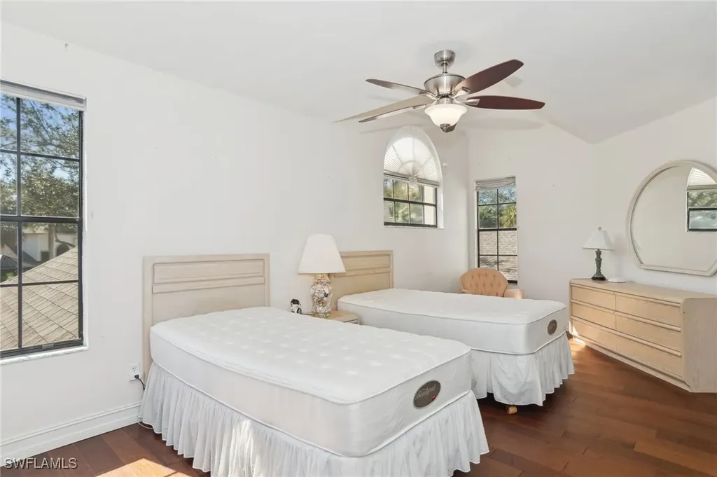 82 Water Oaks Way Naples FL 34105