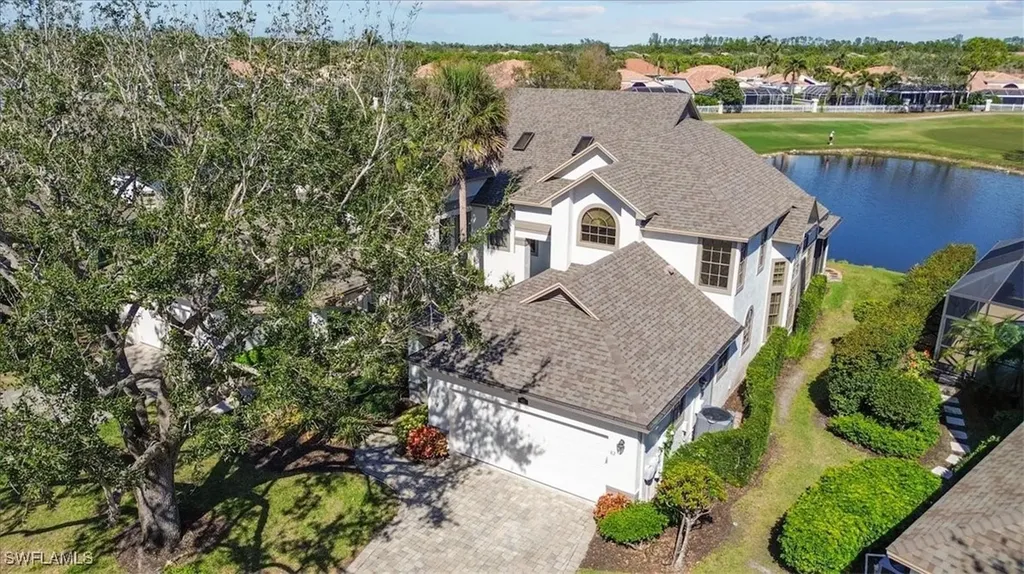 82 Water Oaks Way Naples FL 34105