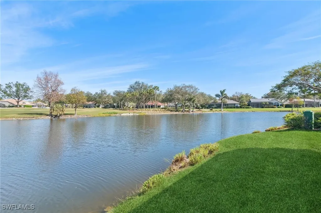 82 Water Oaks Way Naples FL 34105