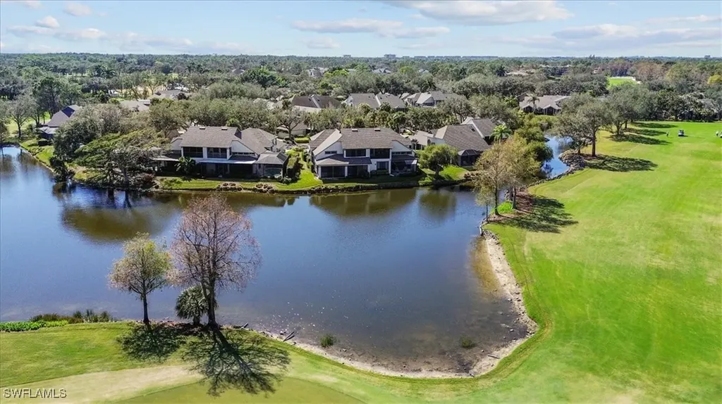82 Water Oaks Way Naples FL 34105