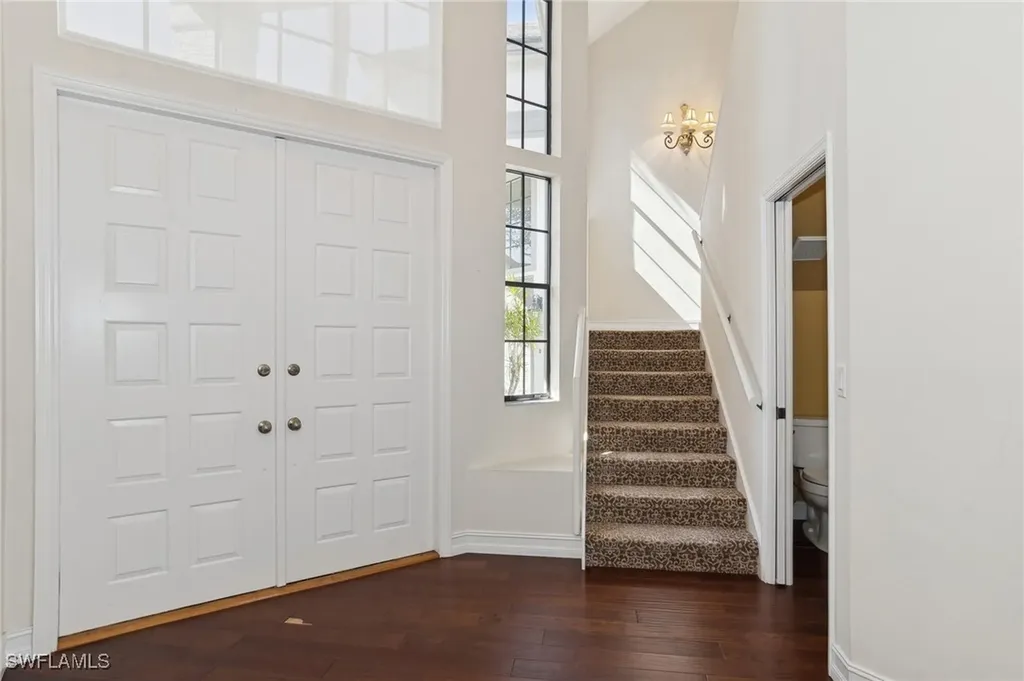 82 Water Oaks Way Naples FL 34105