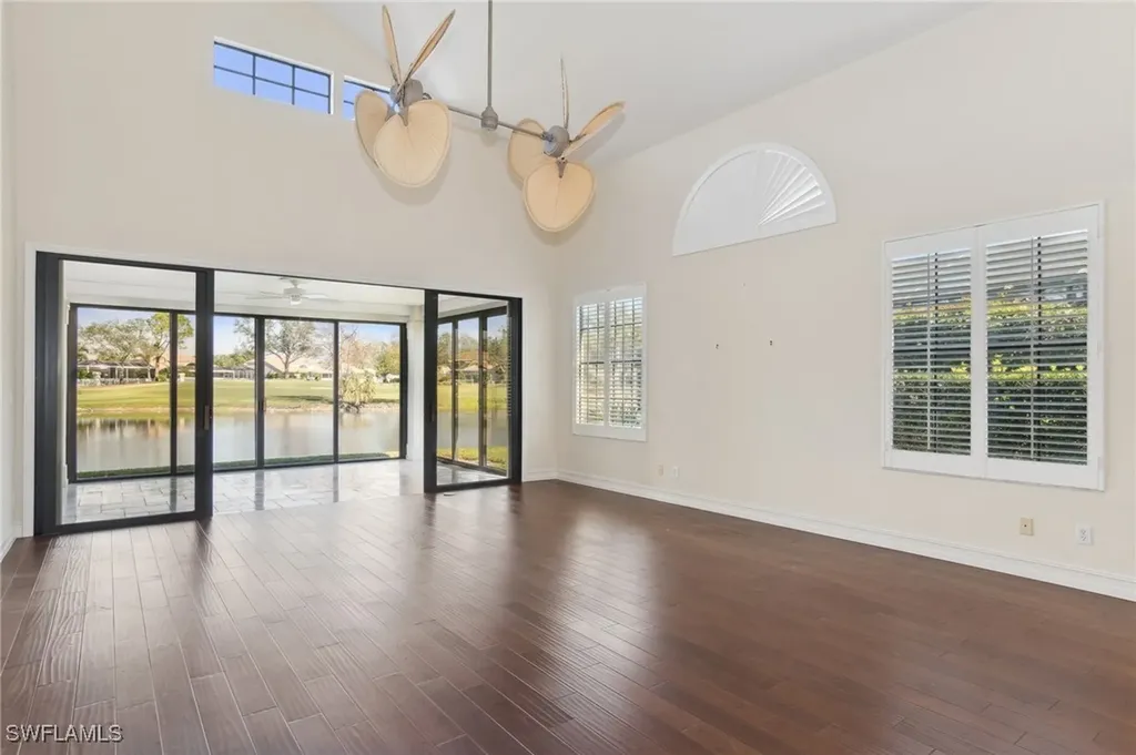 82 Water Oaks Way Naples FL 34105