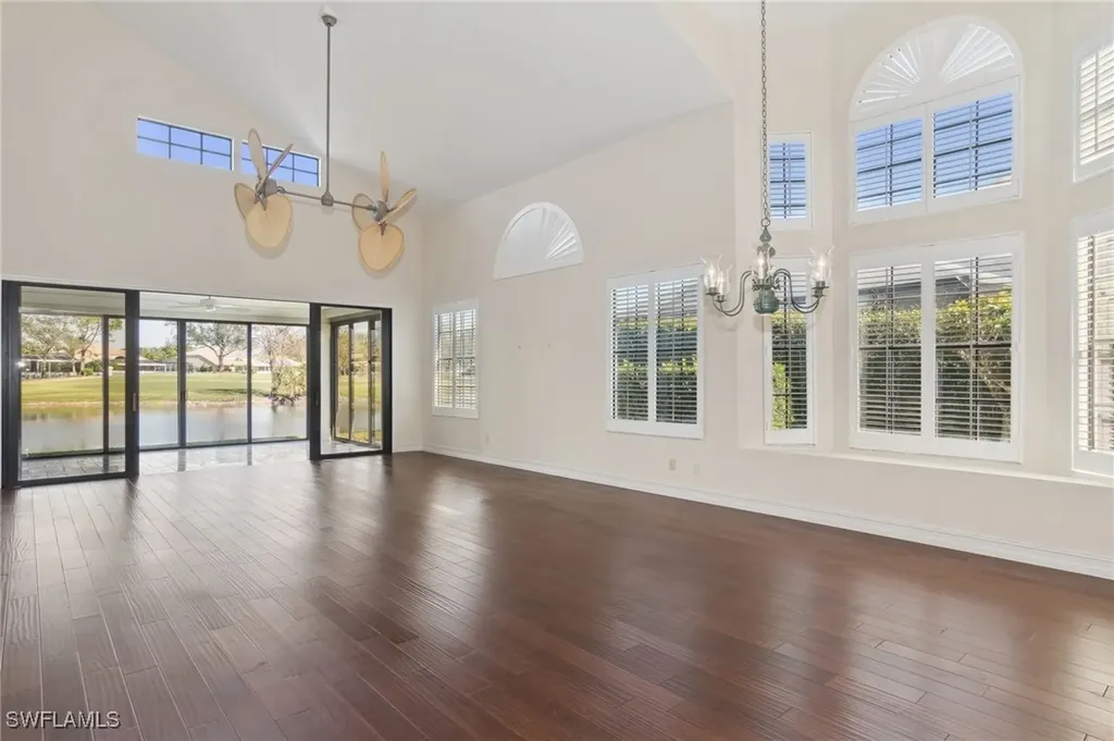 82 Water Oaks Way Naples FL 34105