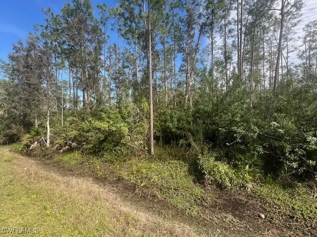 19201 Burgundy Farms Road Estero FL 33928