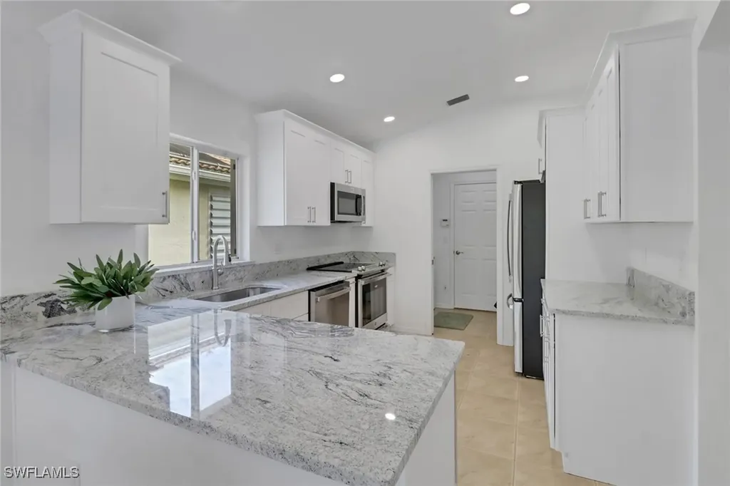 7849 Stratford Drive Naples FL 34104