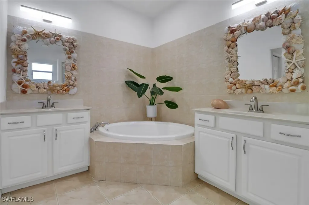 7849 Stratford Drive Naples FL 34104