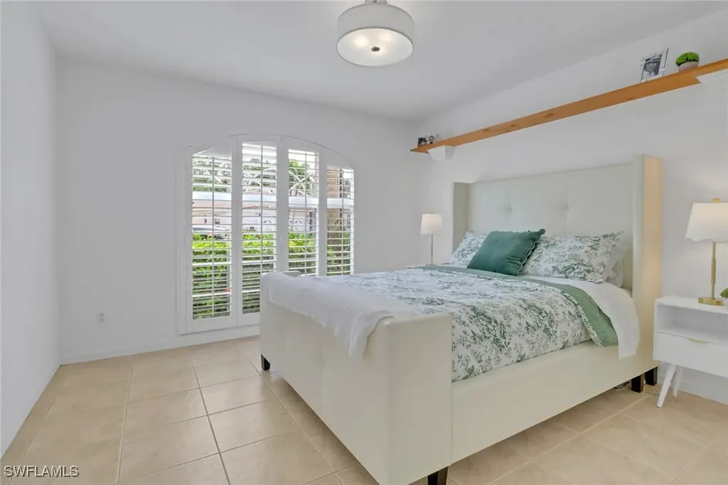 7849 Stratford Drive Naples FL 34104
