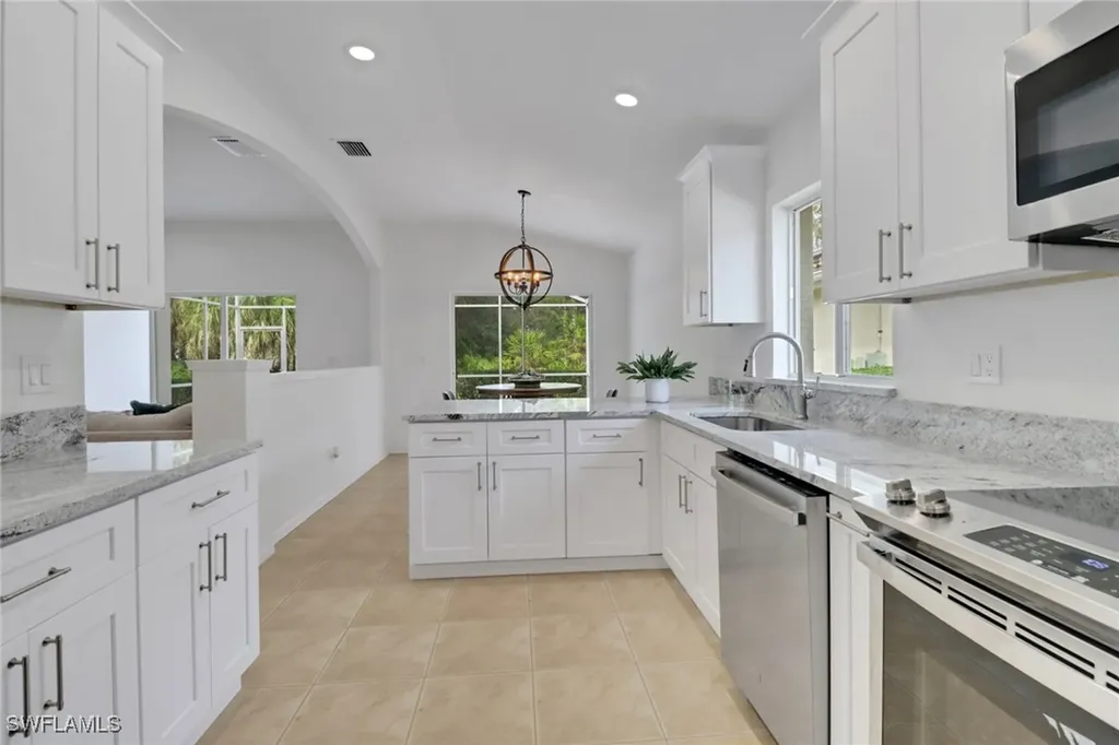 7849 Stratford Drive Naples FL 34104