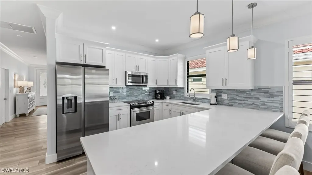 561 94th Avenue N Naples FL 34108